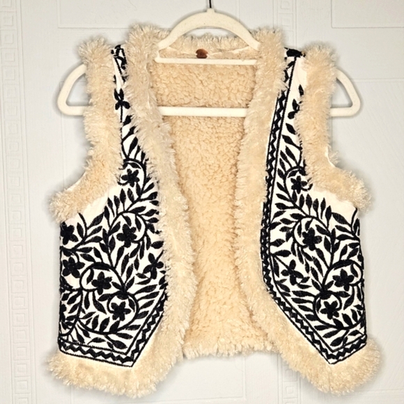 Free People Jackets & Blazers - Free People Cream and Black Floral Vest